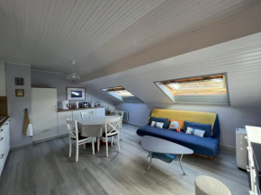 Appartement Rénové proche Plage avec Parking & Wifi - FR-1-485-136